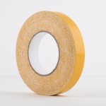 Banda dublu adezivă cu adeziv puternic suport textil, pentru targuri si expozitii